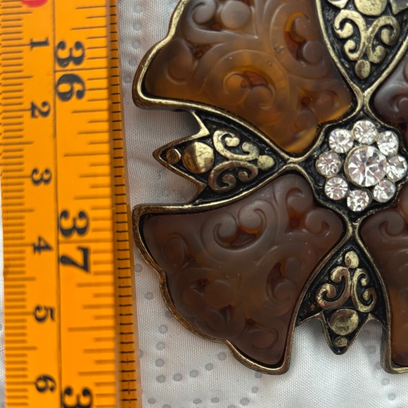 Elegant Floral Buckle Belts - Brown and Black - Picture 5 of 10